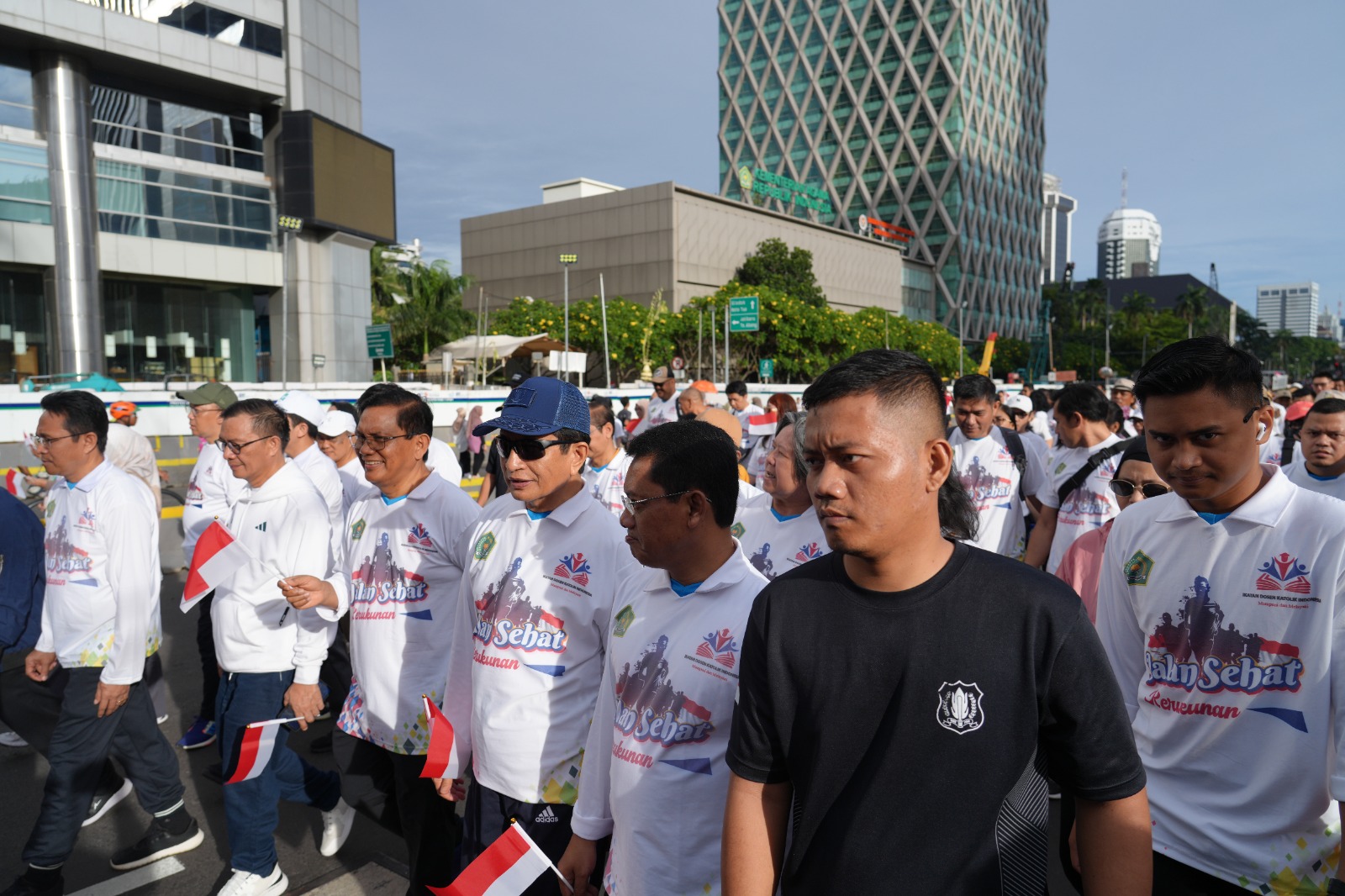 Menag dalam Kegiatan Jalan Sehat