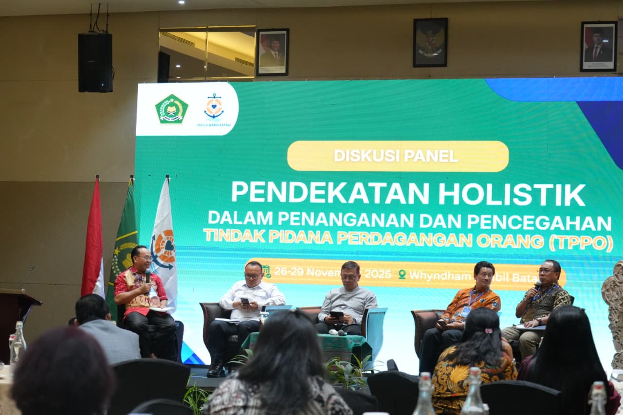 Suasana Diskusi Panel