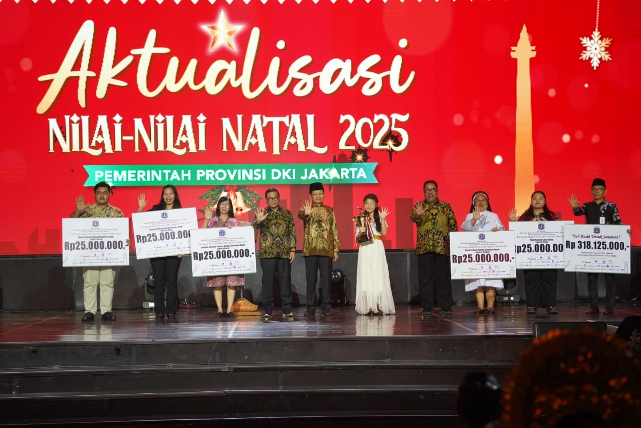 Gubernur dan Menag Menyerahkan Tali Kasih Natal