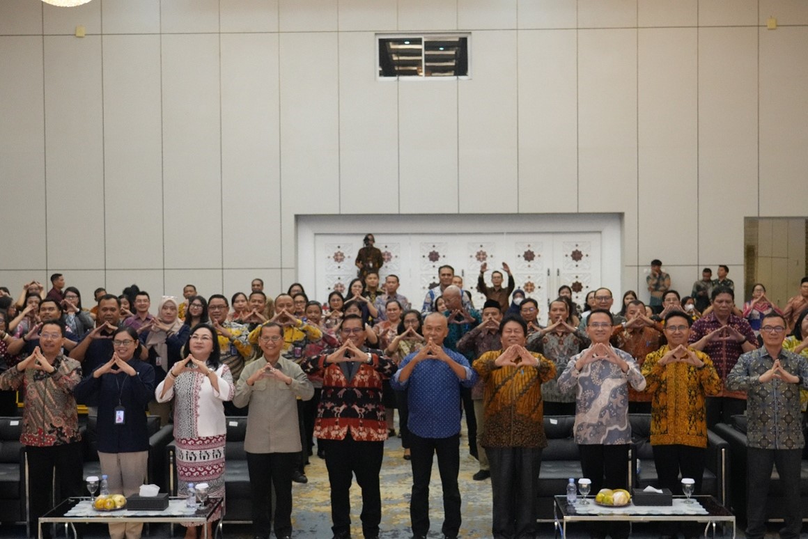 Foto Bersama Arsiparis 4 Satker